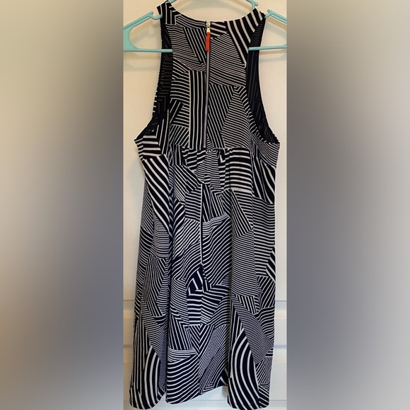 NWOT THML Sleeveless Geometric Navy & White Crepe Mini Dress. - Picture 3 of 5